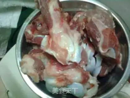 Make Mustard ink pork bone soup step 1