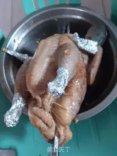 Make The whole chicken with garlic and honey step 1