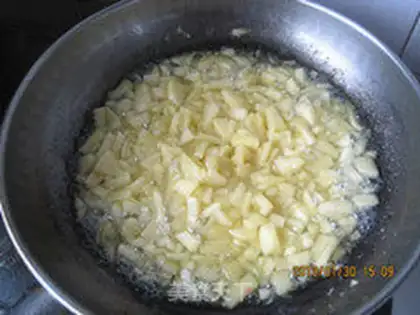 Make Homemade apple sauce step 4