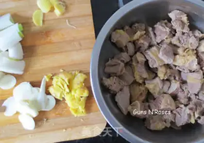 Make Curry beef step 1