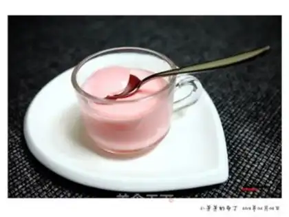 Make Strawberry pudding step 1
