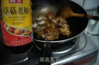 Make Peanut stew pig hoof step 5