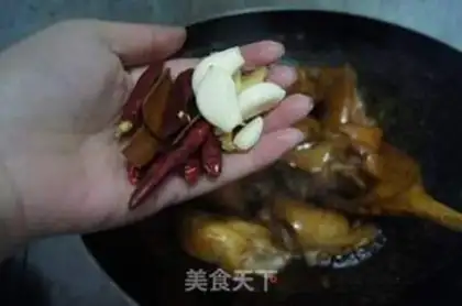 Make Peanut stew pig hoof step 6