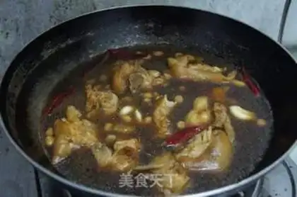 Make Peanut stew pig hoof step 8