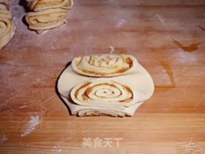 Make Meat pine rolls step 8