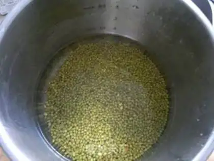 Make chocolate strawberry Dafu step 1