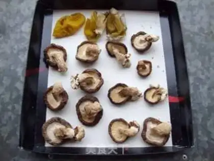 Make Homemade dry mushrooms step 3