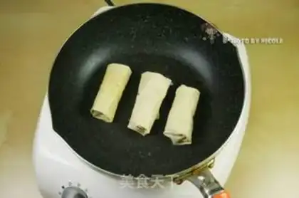 Make Five light, ten gold rolls step 11