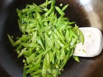 Make Fried lentils step 5