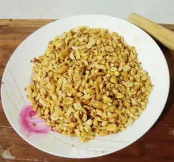 Make Homemade peanut sesame sugar step 2