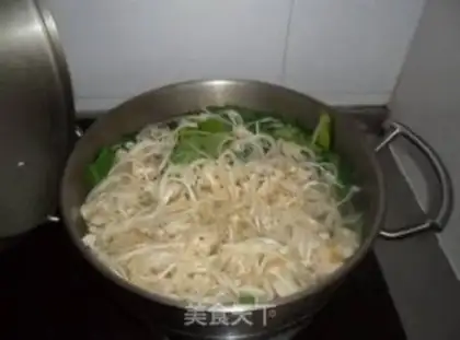Make Gold needle tofu emerald soup step 2