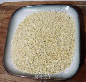 Make Homemade peanut sesame sugar step 4