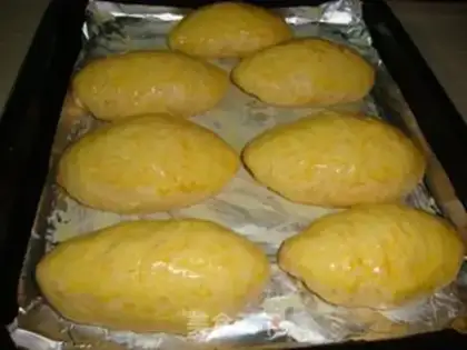 Make Seven cream pumpkin bread step 11