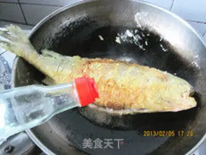 Make Fried yellow florist step 9