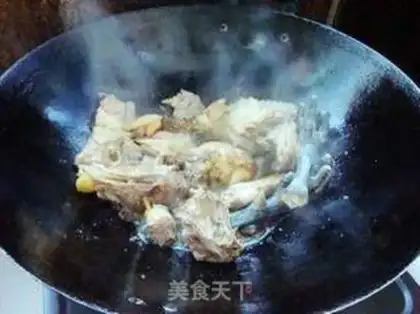 Make Red mushroom chicken step 1