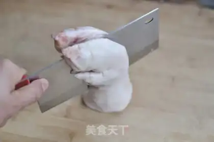 Make Peanut pig hoof step 0