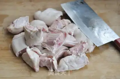 Make Peanut pig hoof step 2