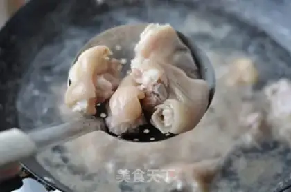 Make Peanut pig hoof step 3
