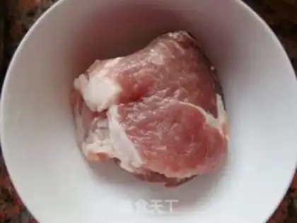 Make radish and fried meat step 1