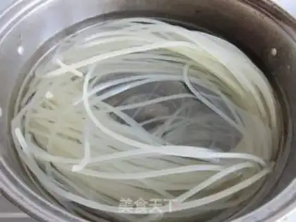 Make The rice powder in Xinjiang step 1