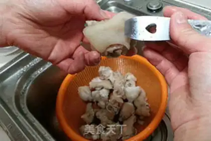 Make Pig hoof soybeans step 1
