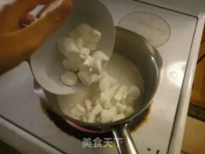 Make Italian marshmallow ice cream step 3