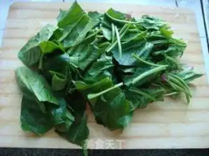 Make Eggs and spinach step 0
