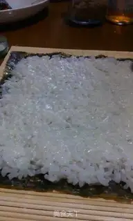 Make Pickle pine sushi step 5