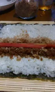 Make Pickle pine sushi step 6