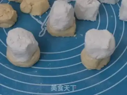 Make Gold and silver cakes step 6