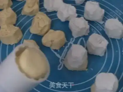 Make Gold and silver cakes step 7
