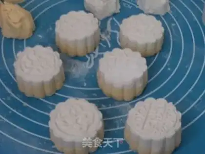 Make Gold and silver cakes step 9