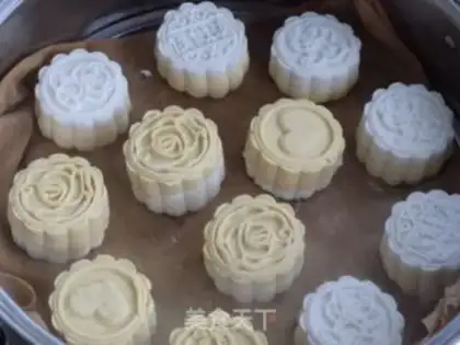 Make Gold and silver cakes step 12