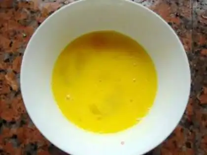 Make Milk steamed eggs step 1