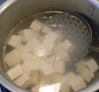 Make Shrimp sauce, tofu step 2