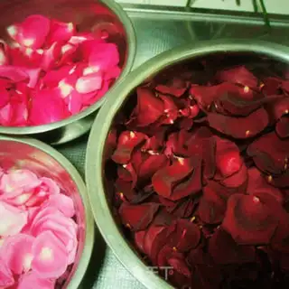 Make Rose candy step 9
