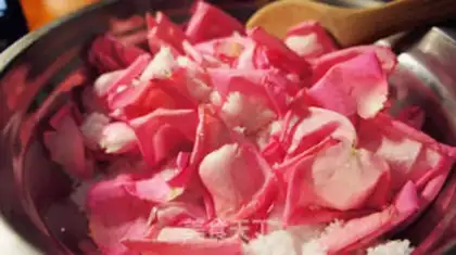 Make Rose candy step 10