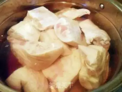 Make Red-hot pig hoof step 1