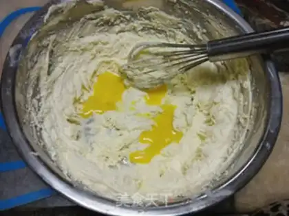 Make Caramel apple flip cake step 11