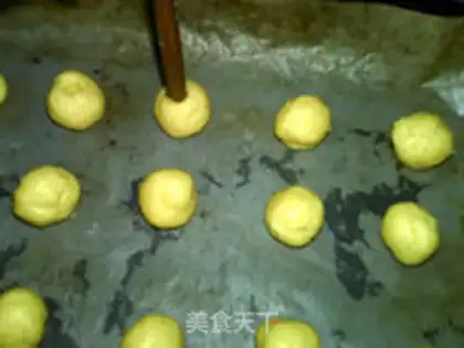 Make Greek ball step 8