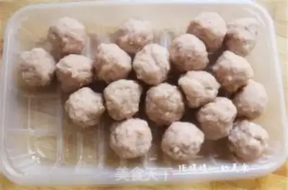 Make The lamb meatballs step 1