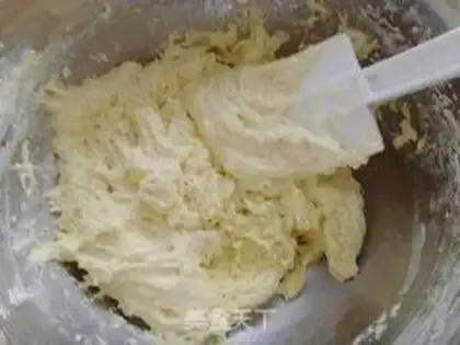 Make Little yolk cookies step 5
