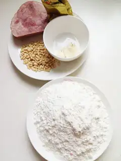 Make Pine chicken rolls step 0