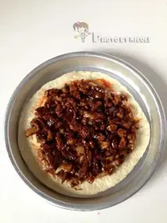Make Pine sauce pizza step 17
