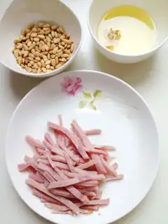 Make Pine chicken rolls step 3