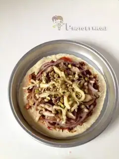 Make Pine sauce pizza step 19
