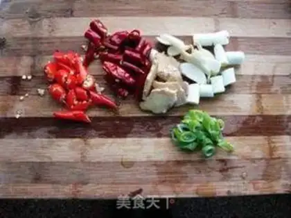 Make Tomato fried fish step 2