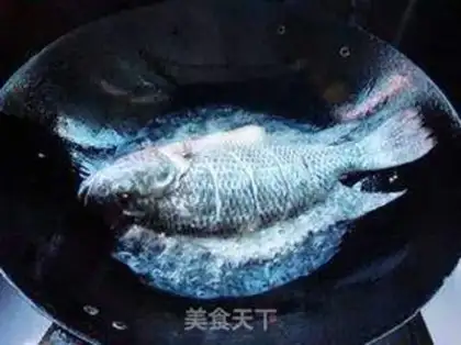 Make Tomato fried fish step 3
