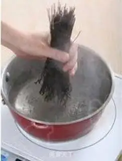 Make Spicy root powder step 0