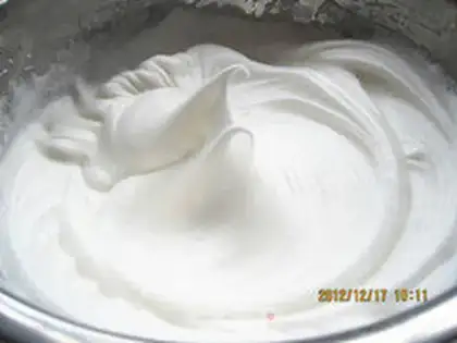 Make Cake roll with cream step 2